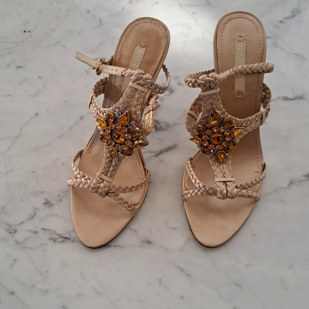 Shoe - Picture 1 of 5